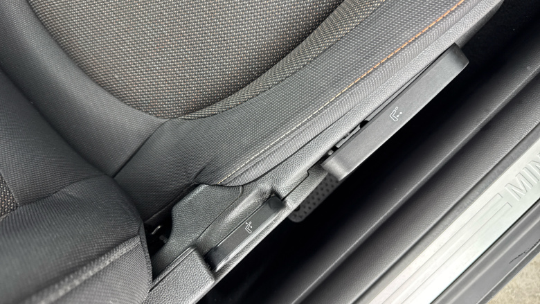 MINI Hatchback 1.5 Cooper Classic II 3dr Petrol Hatchback